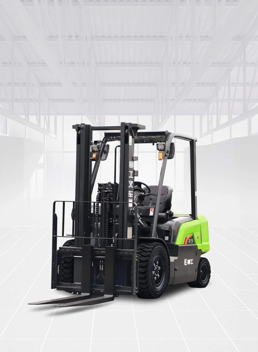 LiuGong 2.0 tonne lithium-electric forklift