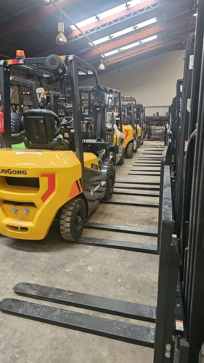 New LiuGong forklifts prepared in the LiftServ workshop